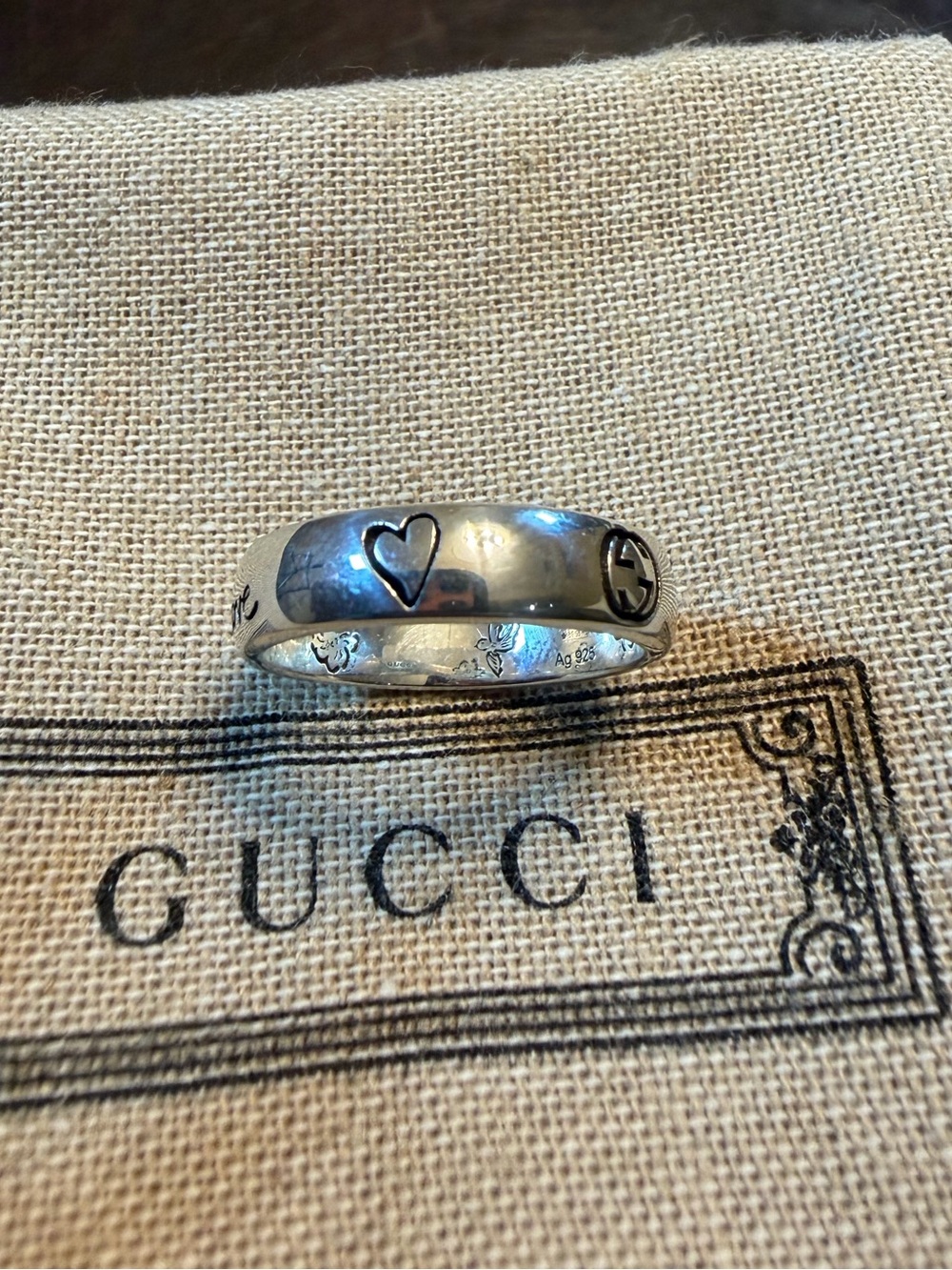 New Authentic Gucci GG Logo Blind For Love Silver Ring - Picture 15 of 16